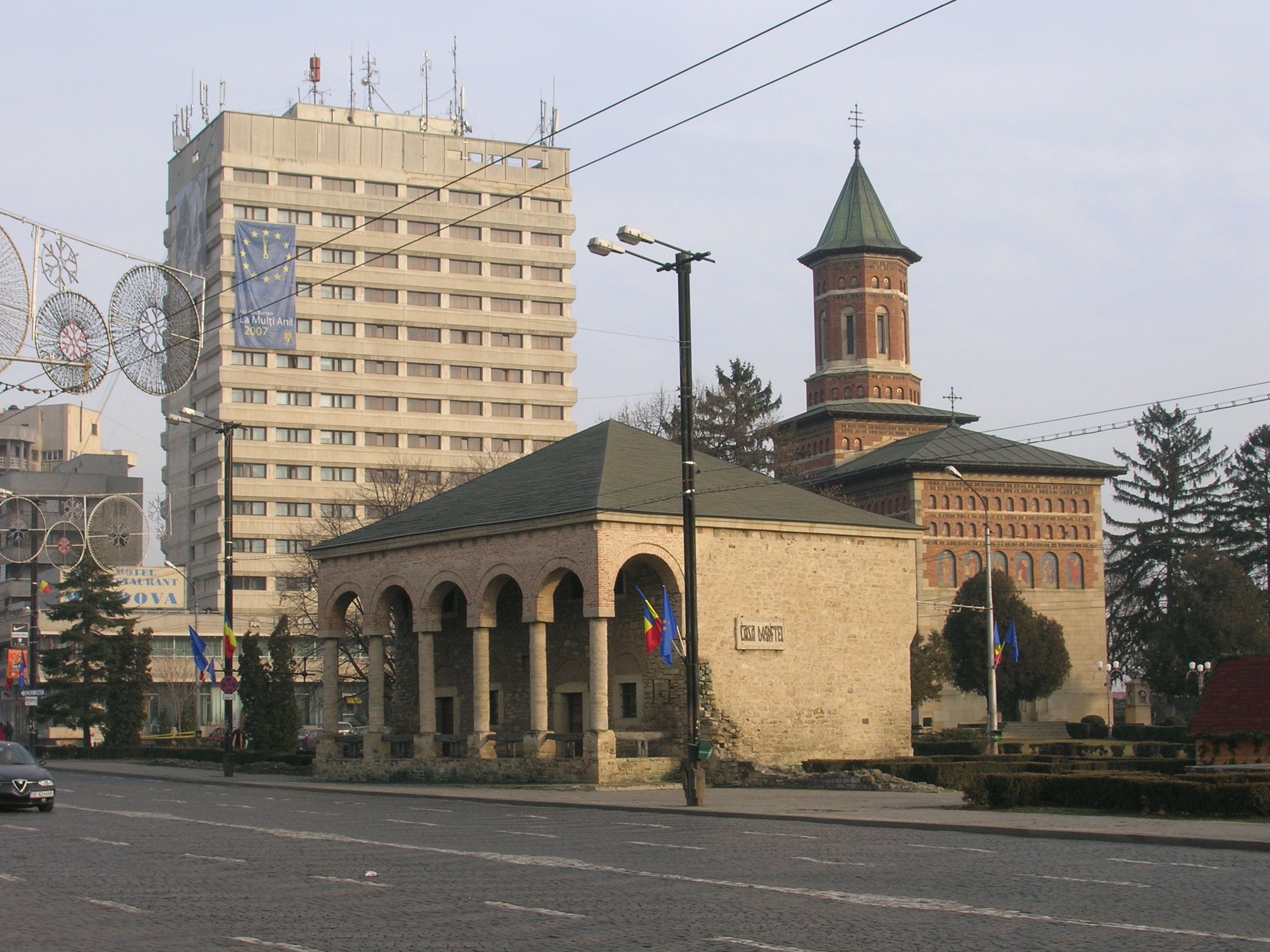 Casa Dosoftei din Iași, cu arcade către Strada Anastasie Panu