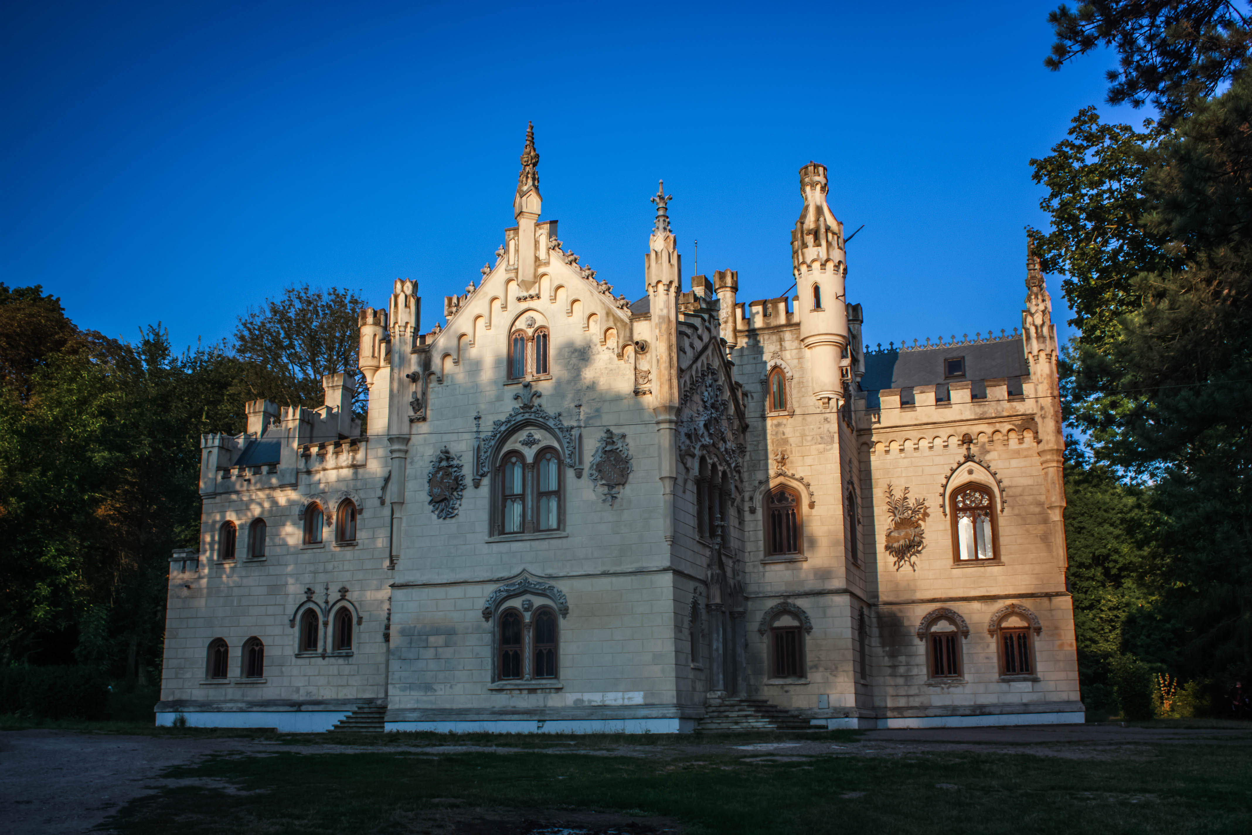 Castelul Sturdza de la Miclăușeni, vedere exterioară documentară